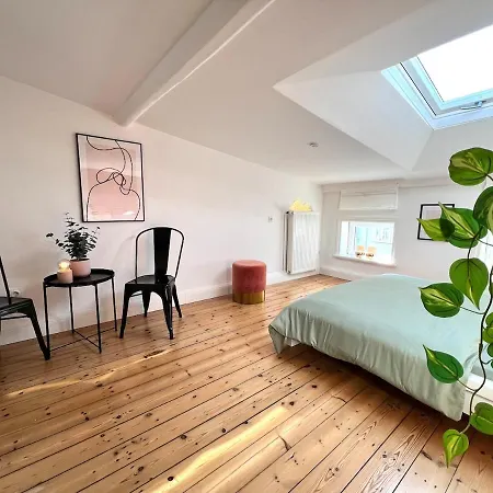 Boutique Im Charmanten Altbau アパート